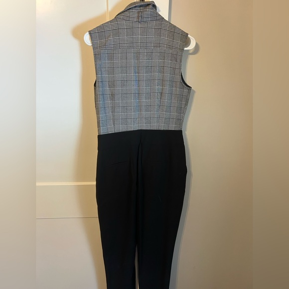 VENUS Black and Gray Sleeveless Jumpsuit - Picture 3 of 6